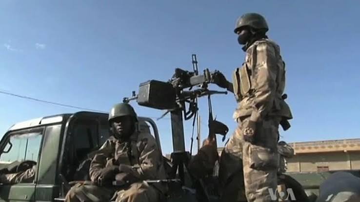 Mali : un convoi militaire pris dans une embuscade vers Anéfis