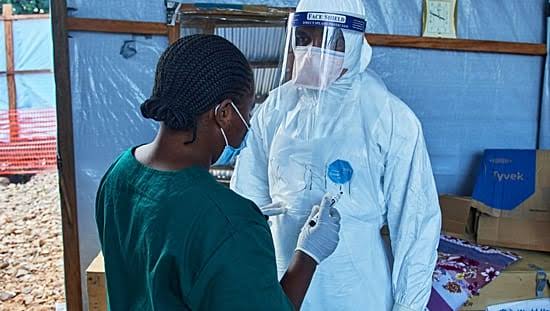Face à l'épidémie en RDC, MSF simule des centres Ebola au Kenya